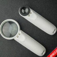 ذره بین دارای نور LED